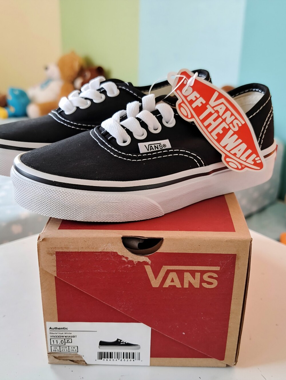 VANS Kids Unisex Authentic Sneakers New Shoes Size 11 Black- True White